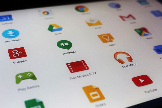Google Play nově obsahuje otravnou libůstku odkoukanou od sociálních sítí